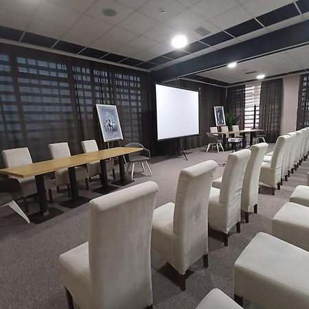 Garnet Hotel & Event Centar รูมา ภายนอก รูปภาพ
