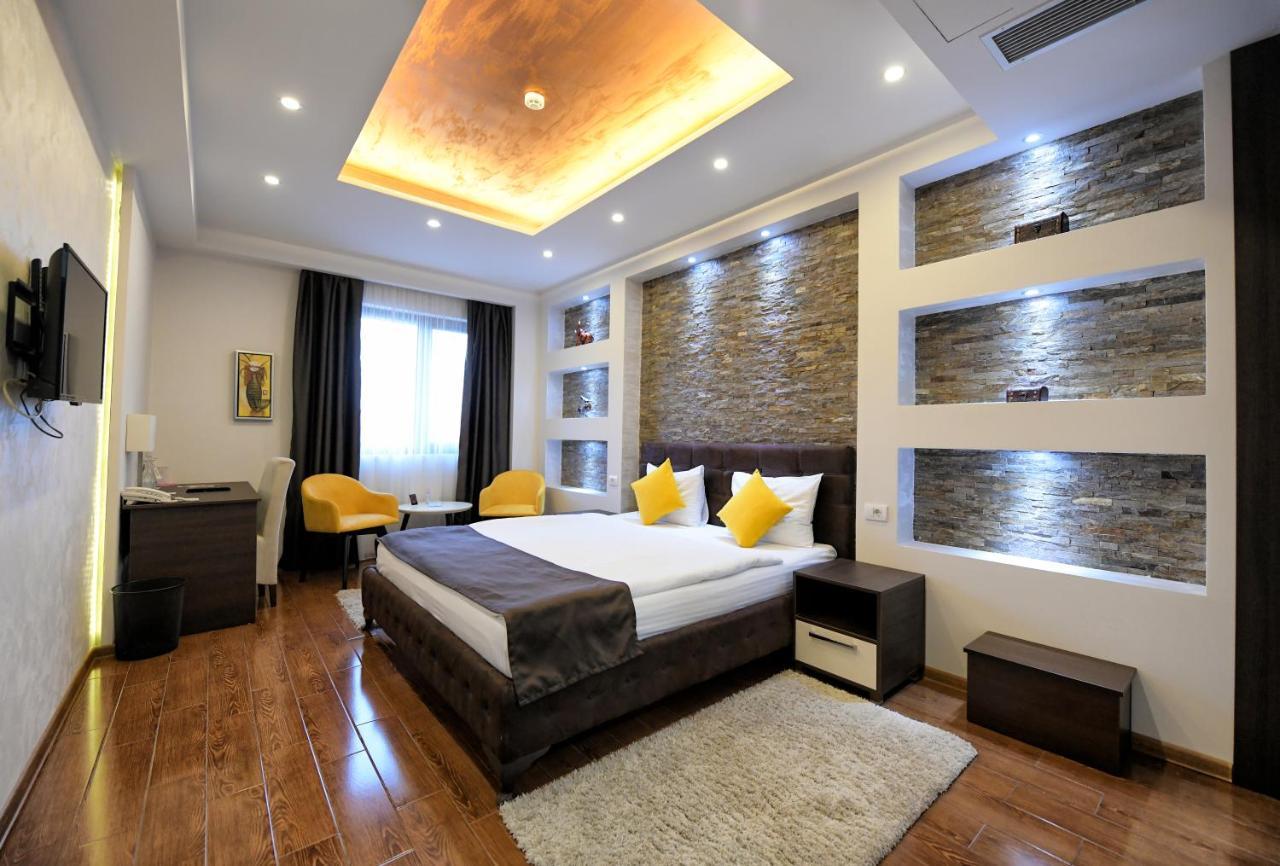 Garnet Hotel & Event Centar รูมา ภายนอก รูปภาพ