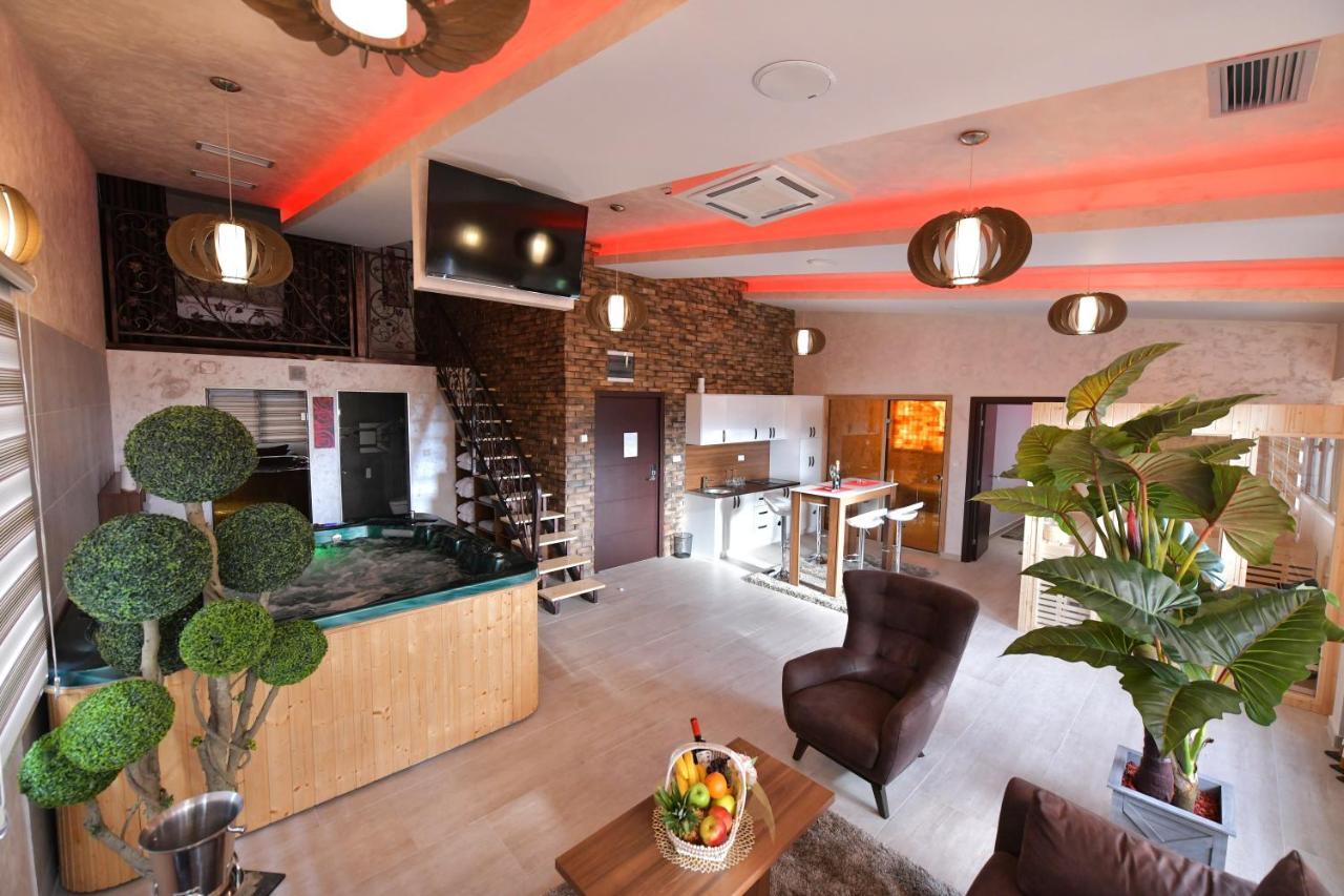 Garnet Hotel & Event Centar รูมา ภายนอก รูปภาพ