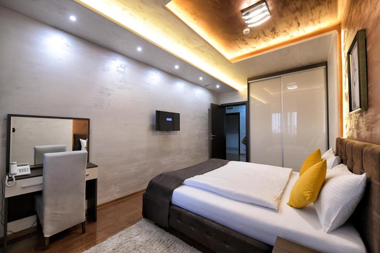 Garnet Hotel & Event Centar รูมา ภายนอก รูปภาพ