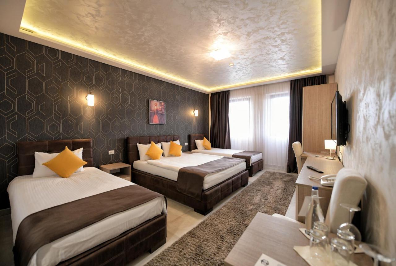 Garnet Hotel & Event Centar รูมา ภายนอก รูปภาพ