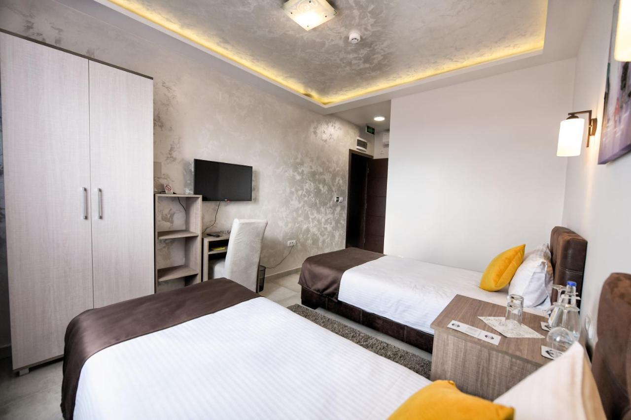 Garnet Hotel & Event Centar รูมา ภายนอก รูปภาพ