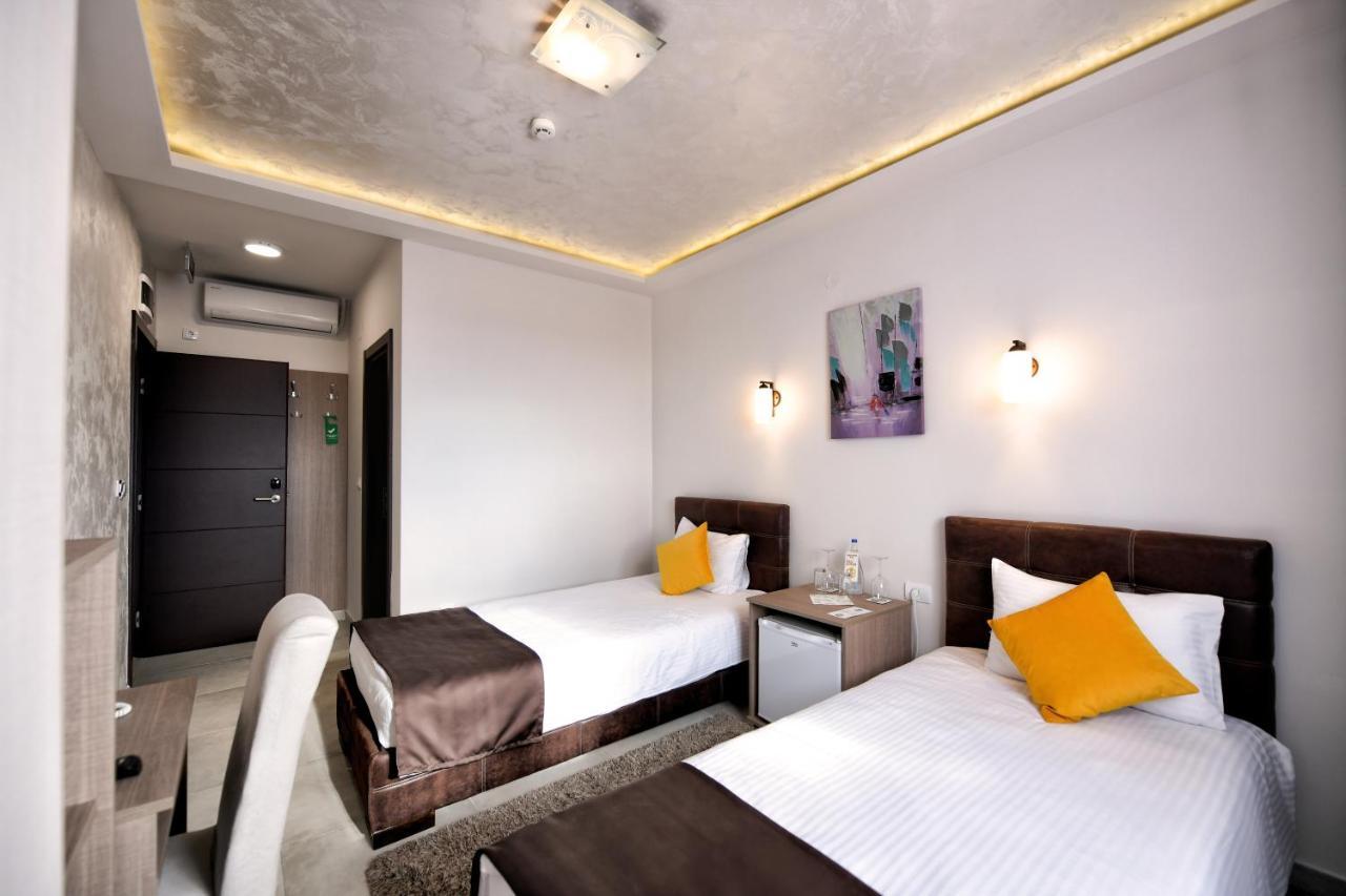 Garnet Hotel & Event Centar รูมา ภายนอก รูปภาพ