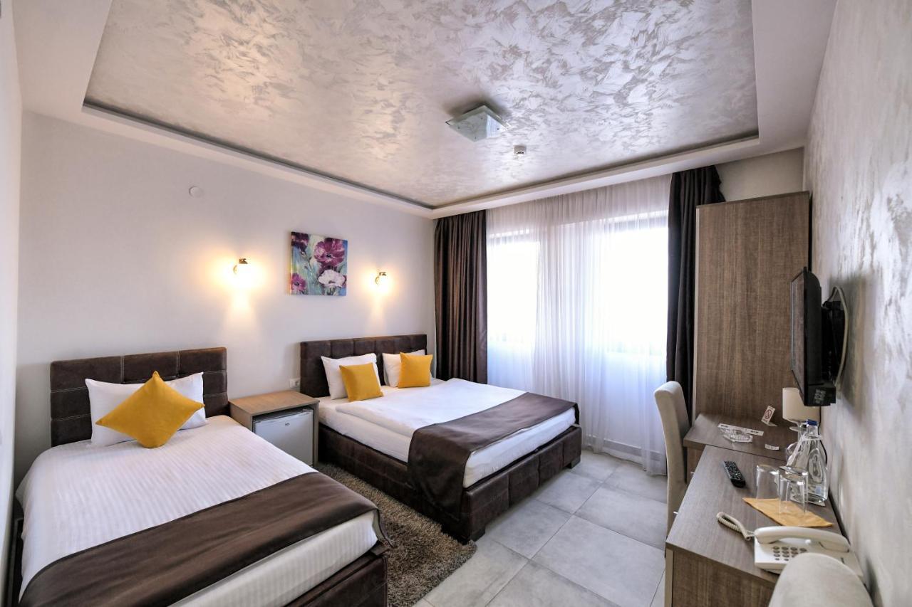 Garnet Hotel & Event Centar รูมา ภายนอก รูปภาพ