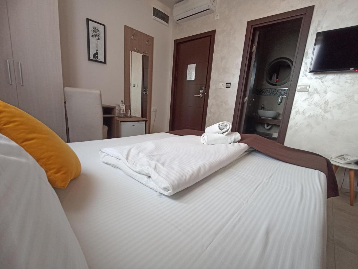 Garnet Hotel & Event Centar รูมา ภายนอก รูปภาพ