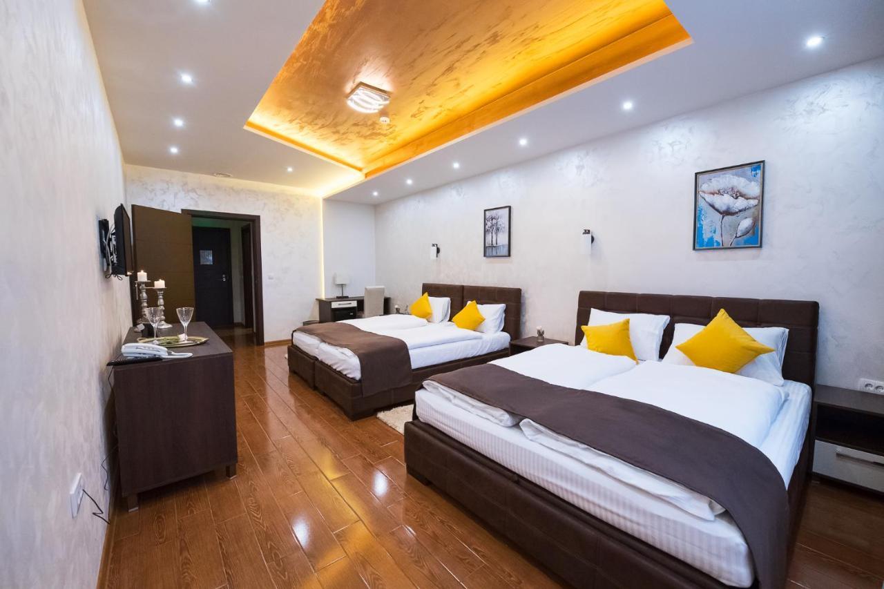 Garnet Hotel & Event Centar รูมา ภายนอก รูปภาพ