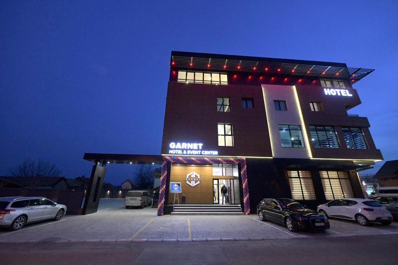 Garnet Hotel & Event Centar รูมา ภายนอก รูปภาพ