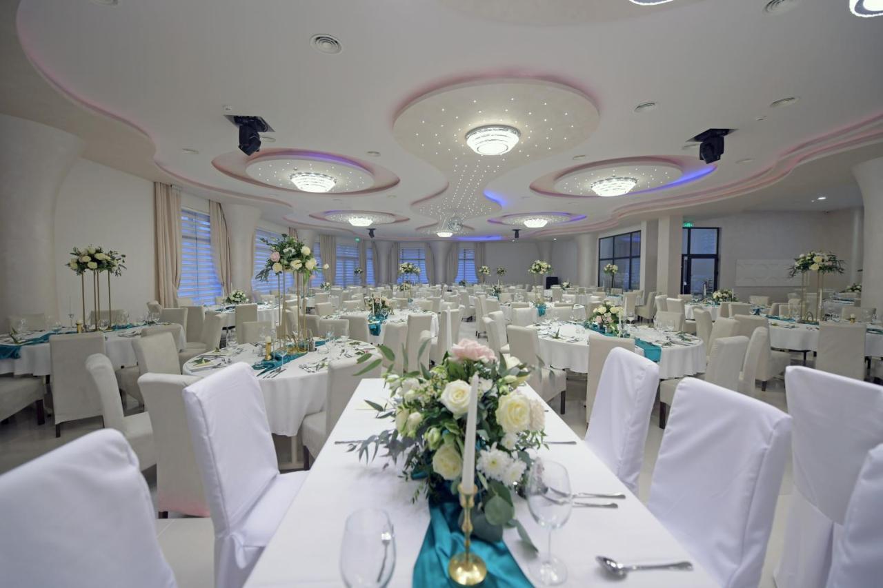 Garnet Hotel & Event Centar รูมา ภายนอก รูปภาพ